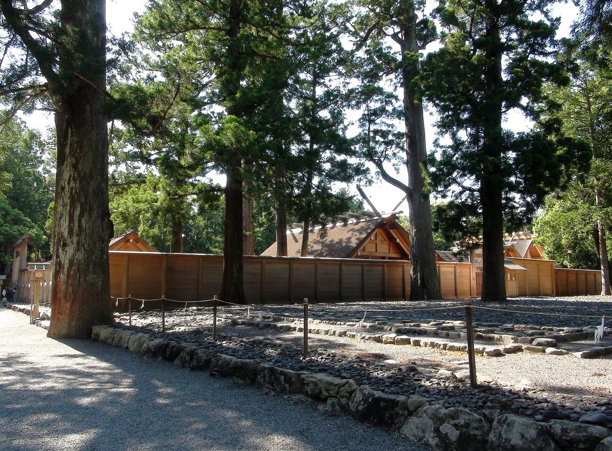 The fenced main sanctuary of the Geku (Outer Shrine) of Ise Jingu, among tall cedar trees, Ise (Mie)